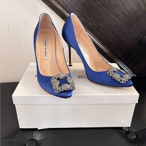 100% authentic Manolo Blahnik Blue Heels with Crystal Embellishment